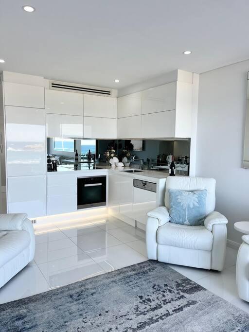 Bondi Beach Waves Beachfront Apartment Sydney Exterior foto